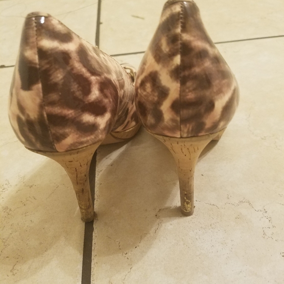 Heels - Picture 3 of 3